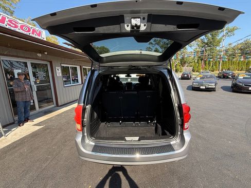 Used 2019 Dodge Grand Caravan GT image 10
