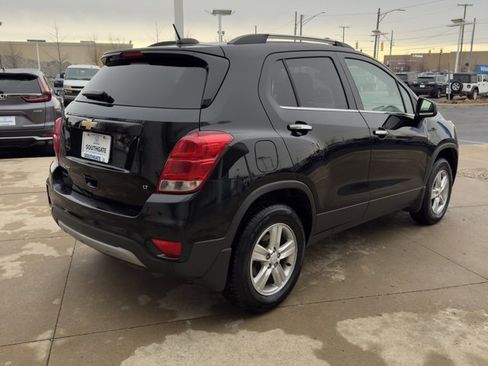 Used 2017 Chevrolet Trax LT w/ LT Convenience Package image 3