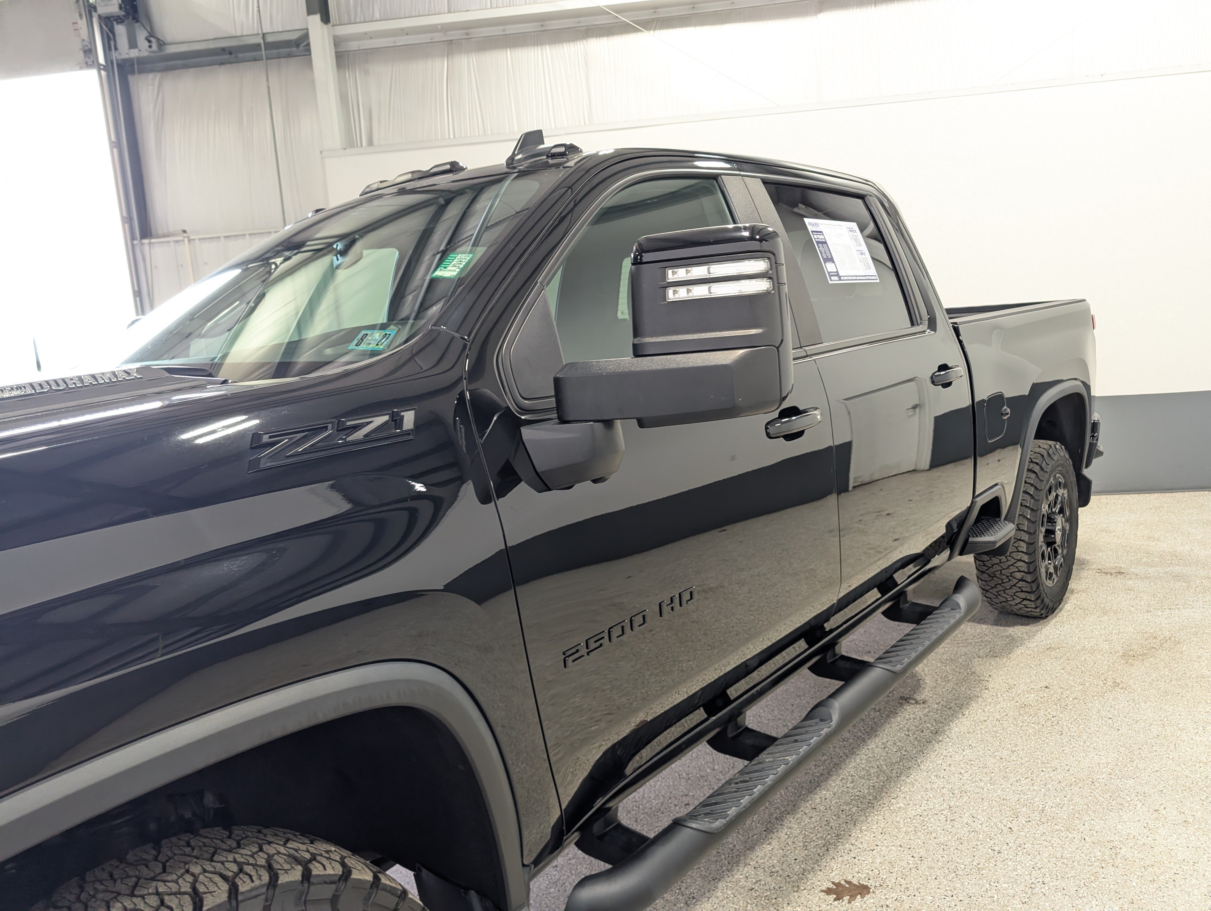 Used 2024 Chevrolet Silverado 2500 LT w/ Midnight Edition AWD/4WD image 7