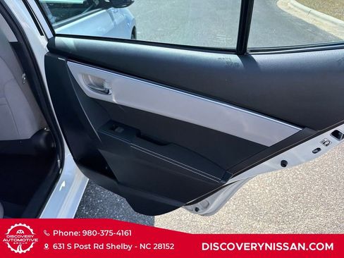 Used 2018 Toyota Corolla LE FWD image 34