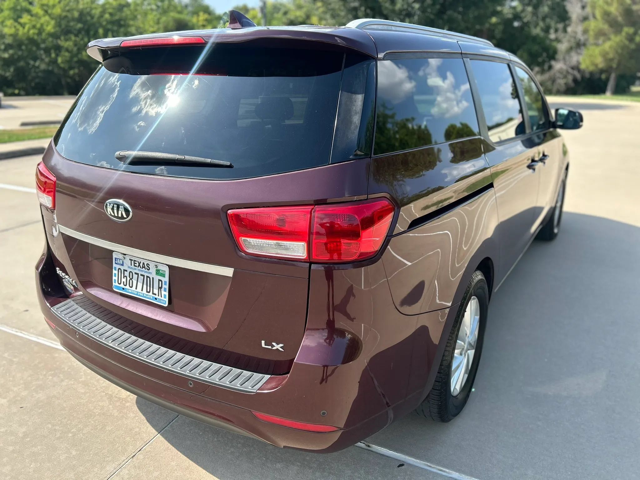 Used 2017 Kia Sedona LX w/ LX Essentials Premium Package FWD image 6