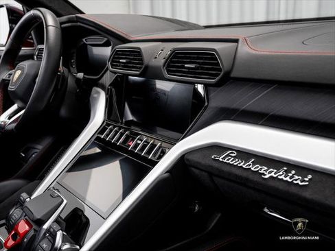 Used 2024 Lamborghini Urus S AWD/4WD image 44
