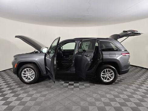 New 2025 Jeep Grand Cherokee Laredo X w/ Trailer Tow Package image 16