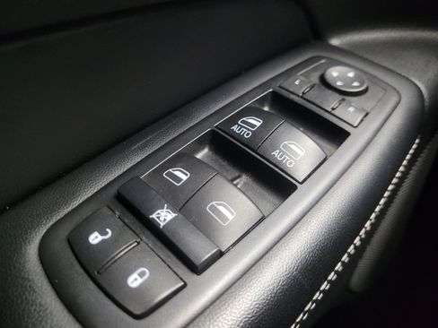 Used 2017 Jeep Grand Cherokee Limited AWD/4WD image 27