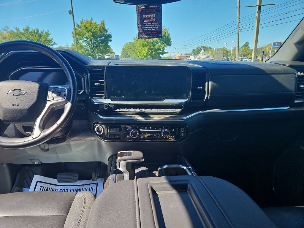 Used 2022 Chevrolet Silverado 1500 LT Trail Boss w/ Convenience Package II AWD/4WD image 18