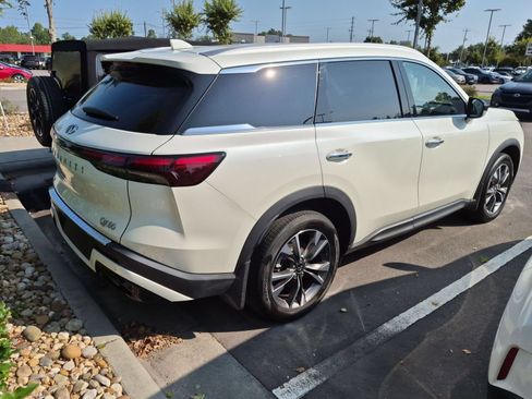Used 2023 INFINITI QX60 Luxe w/ Cargo Package AWD/4WD image 2