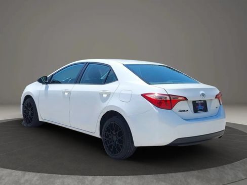 Used 2018 Toyota Corolla LE FWD image 3