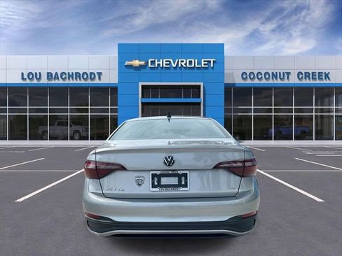 Used 2024 Volkswagen Jetta SE FWD image 7