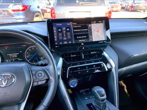 Used 2022 Toyota Venza Limited image 6