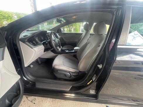 Used 2018 Hyundai Sonata SE w/ Cargo Package FWD image 12