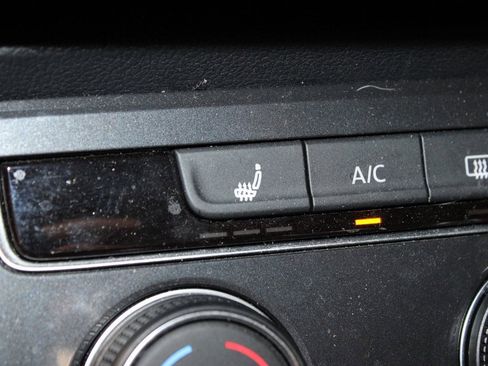 Used 2022 Volkswagen Tiguan S image 4