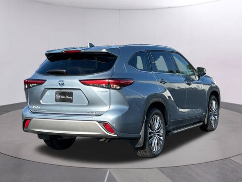 Used 2023 Toyota Highlander Platinum AWD/4WD image 7