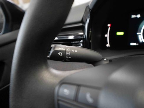 Used 2025 Toyota Camry LE image 13