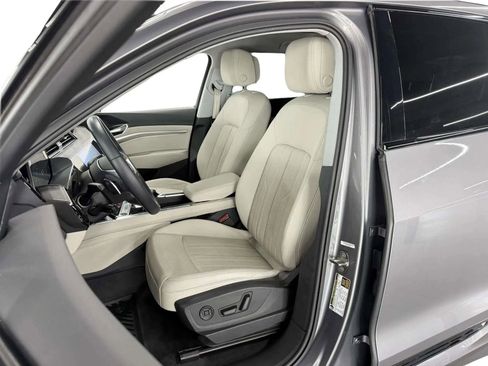 Used 2022 Audi e-tron Premium Plus image 29