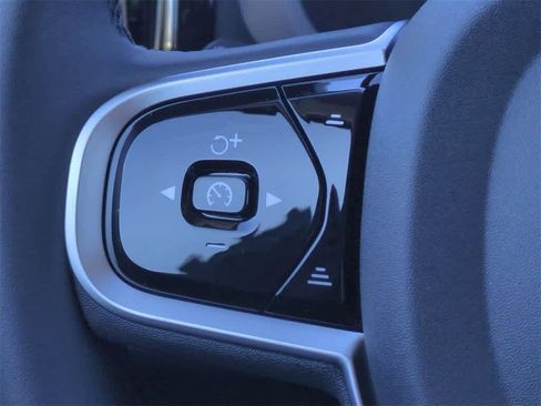 New 2026 Volvo XC60 B5 Plus w/ Protection Package Premier image 24