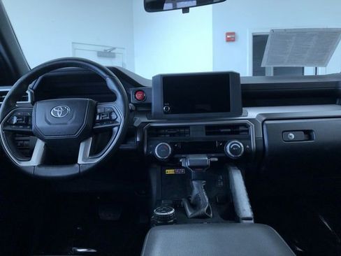 Certified 2025 Toyota 4Runner TRD Off-Road image 17