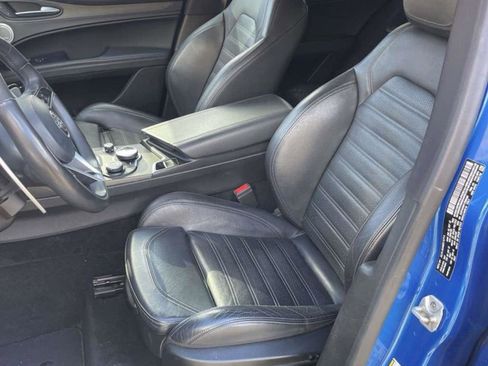 Used 2018 Alfa Romeo Stelvio Ti Sport image 3