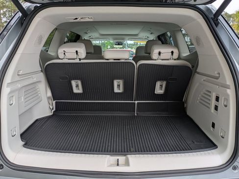 Used 2025 Buick Enclave Avenir w/ Super Cruise Package image 13