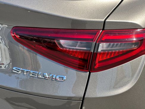 Used 2019 Alfa Romeo Stelvio RWD image 33