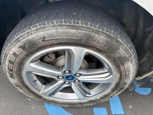 Used 2019 Ford Edge SEL w/ Equipment Group 201A AWD/4WD image 6