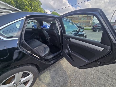 Used 2013 Volkswagen Passat 2.5 SE FWD image 30