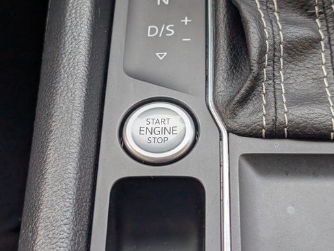 Used 2021 Volkswagen Atlas SE w/ Panoramic Sunroof Package FWD image 35