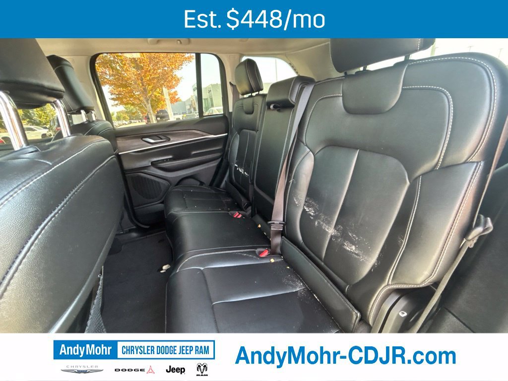 Used 2023 Jeep Grand Cherokee Limited w/ Black Appearance Package AWD/4WD image 13