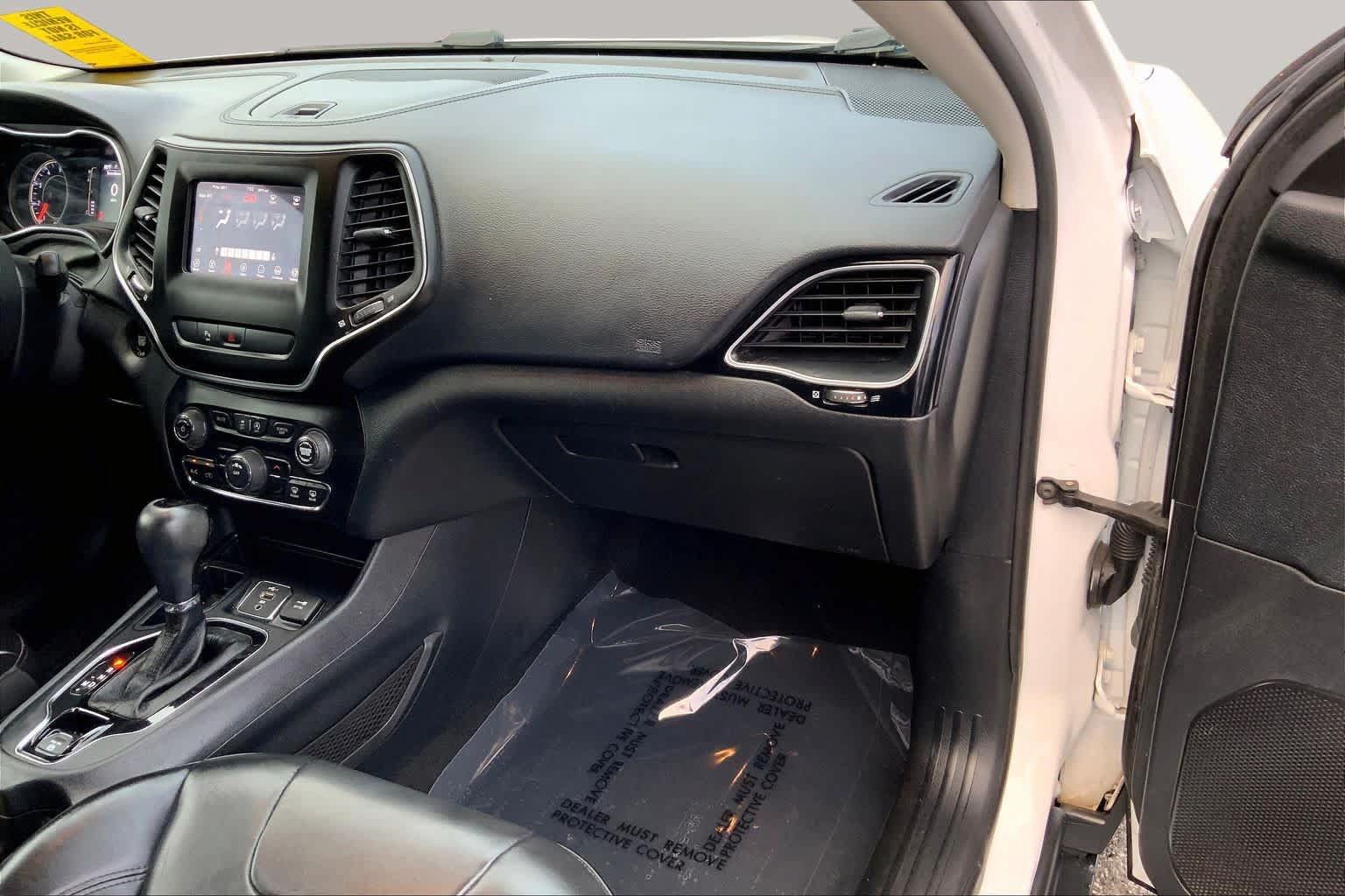 Used 2020 Jeep Cherokee Latitude Plus FWD image 15