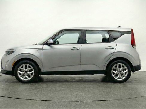 Used 2025 Kia Soul LX w/ LX Technology Package image 5