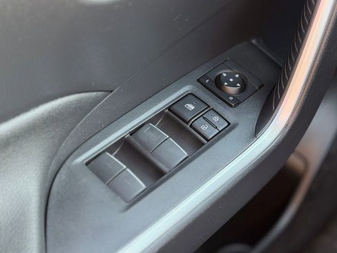 Used 2022 Toyota RAV4 SE w/ Weather & Moonroof Package image 22