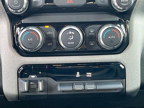 Used 2024 RAM 2500 Tradesman w/ Chrome Appearance Group image 16