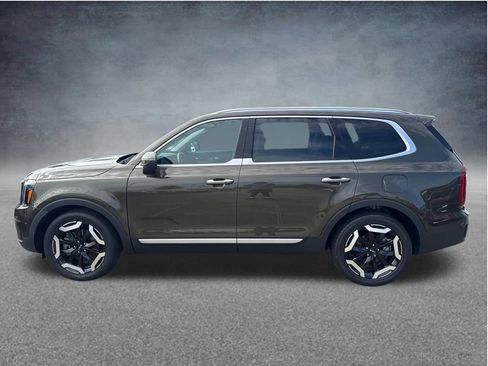 Used 2025 Kia Telluride S FWD image 6