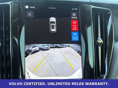 Certified 2025 Volvo XC60 B5 Core AWD/4WD image 24