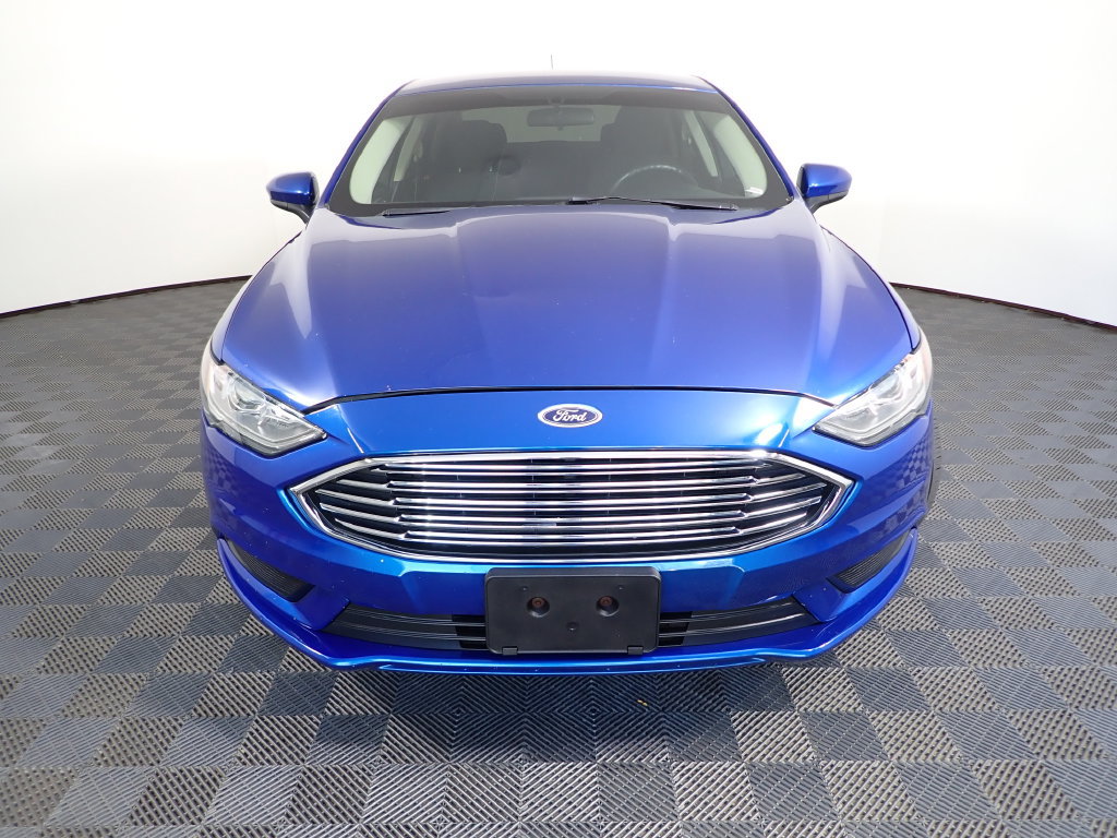 Used 2017 Ford Fusion SE w/ Fusion SE Technology Package FWD image 7