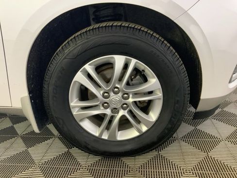 Used 2019 Buick Enclave Essence image 37