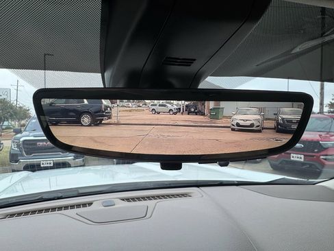 Used 2022 GMC Yukon XL Denali w/ Denali Reserve Package image 24