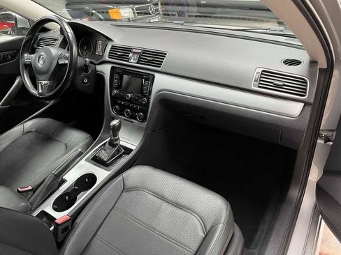 Used 2013 Volkswagen Passat 2.5 SE FWD image 11