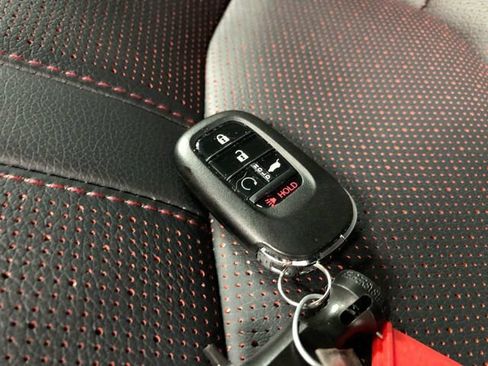 Used 2025 Honda Pilot Black Edition image 31