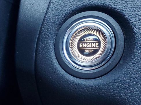 Certified 2019 Mercedes-Benz C 300 Sedan image 24