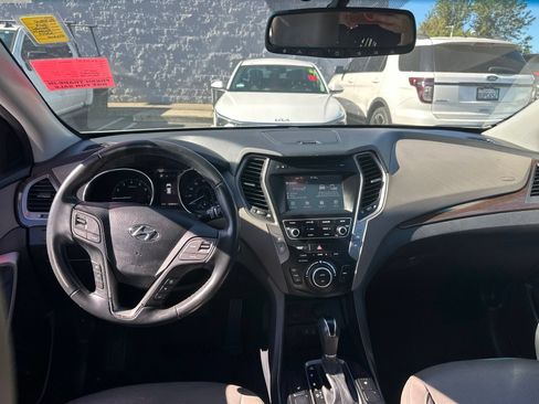 Used 2017 Hyundai Santa Fe Sport FWD image 13