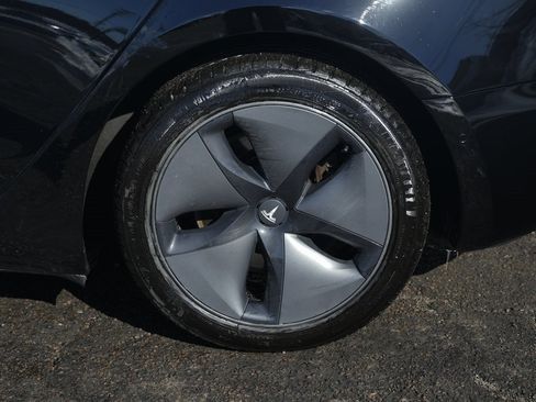 Used 2018 Tesla Model 3 Performance image 14