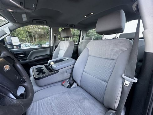 Used 2018 Chevrolet Silverado 3500 W/T image 12