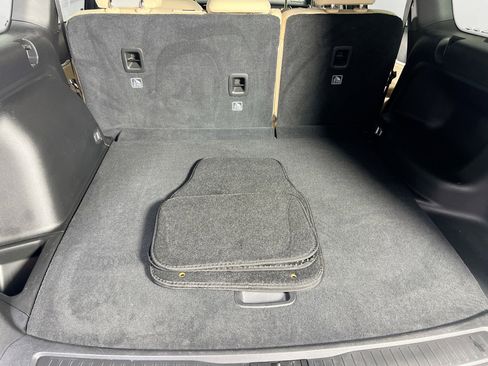 Used 2023 Jeep Grand Cherokee Limited image 25