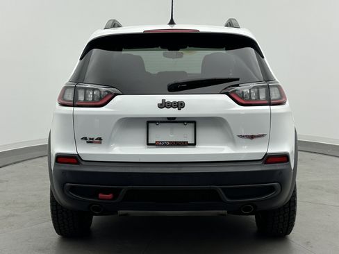 Used 2019 Jeep Cherokee Trailhawk image 6