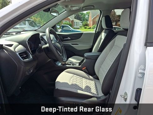 Used 2023 Chevrolet Equinox LS w/ LS Convenience Package AWD/4WD image 16