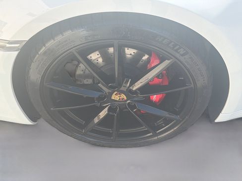 Used 2022 Porsche 911 Carrera S w/ Sport Package image 28