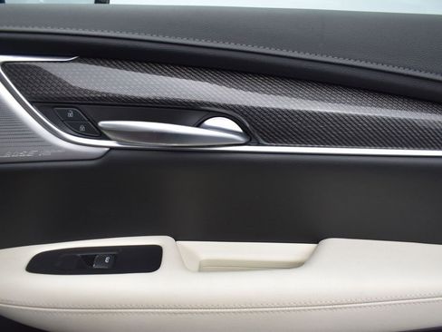 Certified 2023 Cadillac XT5 Sportv w/ Technology Package image 37