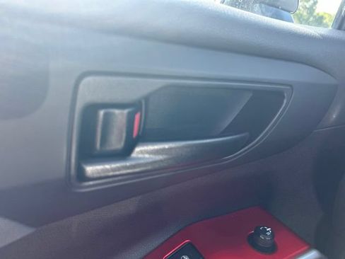 Used 2022 Toyota Highlander L FWD image 18
