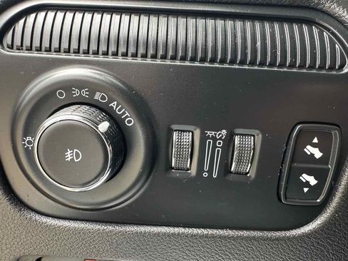 Used 2023 Jeep Wagoneer L Series II w/ Rear Seat Video Group 1 AWD/4WD image 13