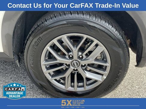 Used 2024 Nissan Rogue S image 32